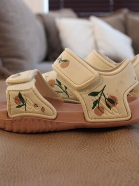 Liewood Blumer Sandals - Ecru Fruit Print (22 Euro)